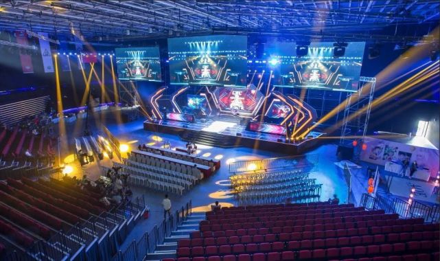 前锋们用实 前锋们用实