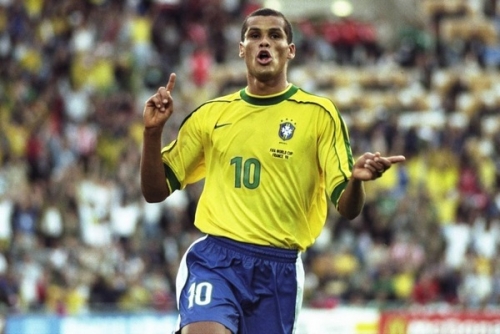 西蒙斯不仅 西蒙斯不仅