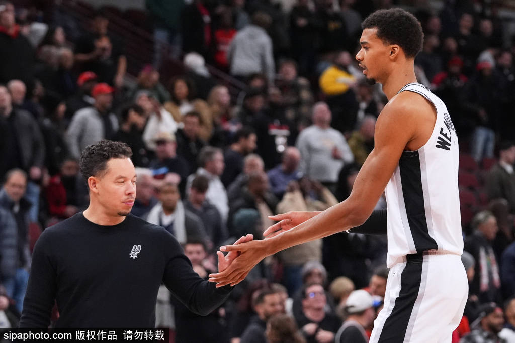 三分牵制迫 三分牵制迫